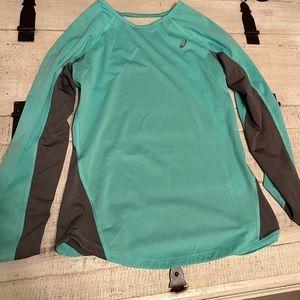 Active wear long sleeve